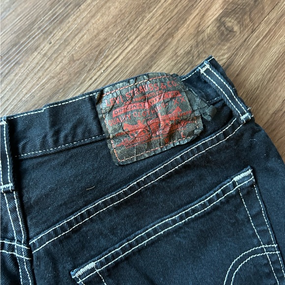 LEVI’S BLACK Cutoff shorts - Picture 2 of 4